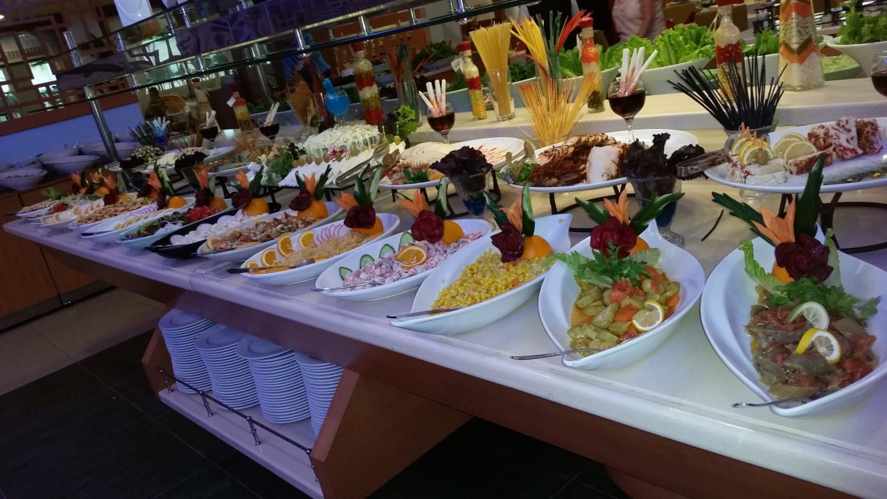 Salatteke Abendessen Side Breeze Hotel