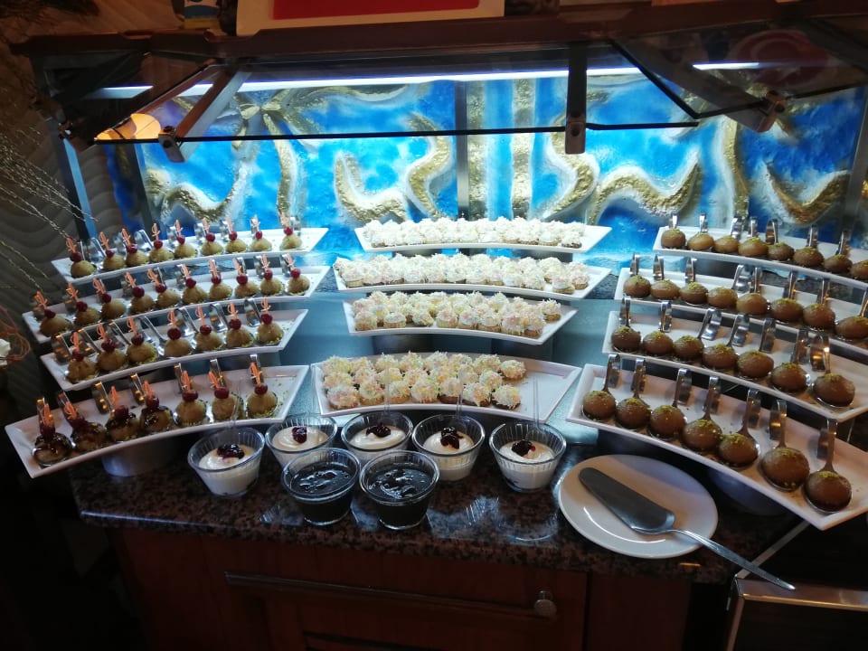 Gastro Iz Flower Side Beach Hotel