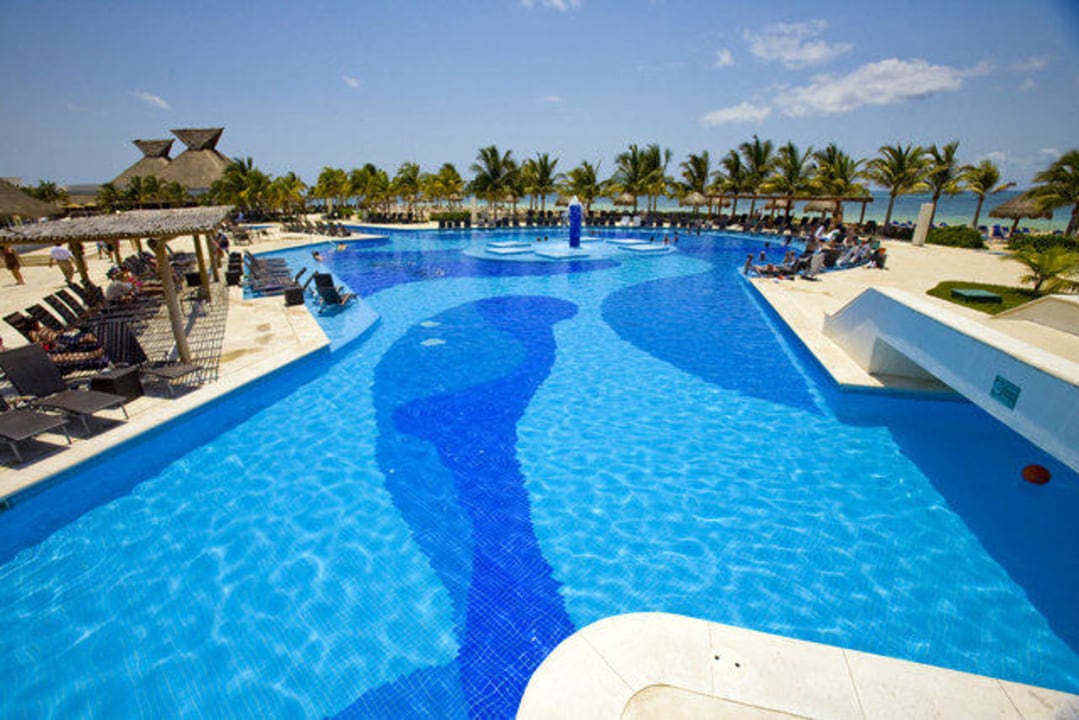 Piscina BlueBay Grand Esmeralda