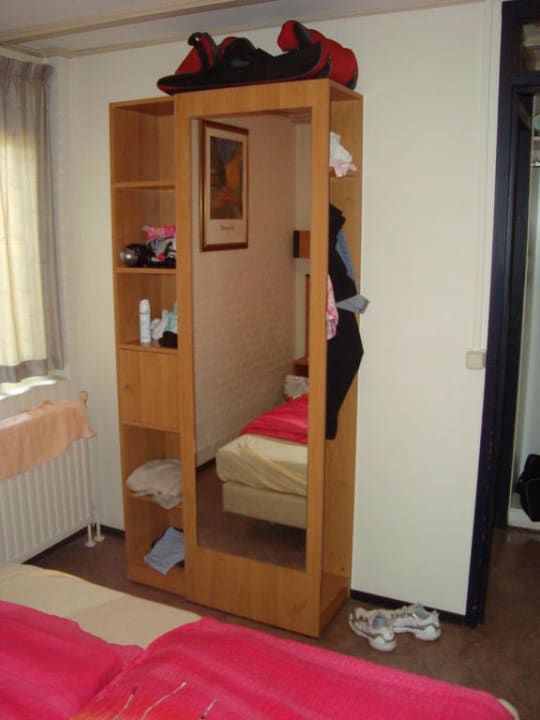 Kleiner Schlafzimmerschrank Ferienpark Klein Vink