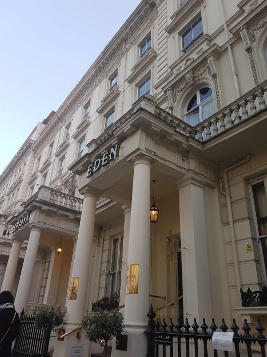 Außenansicht Hotel Berjaya Eden Park