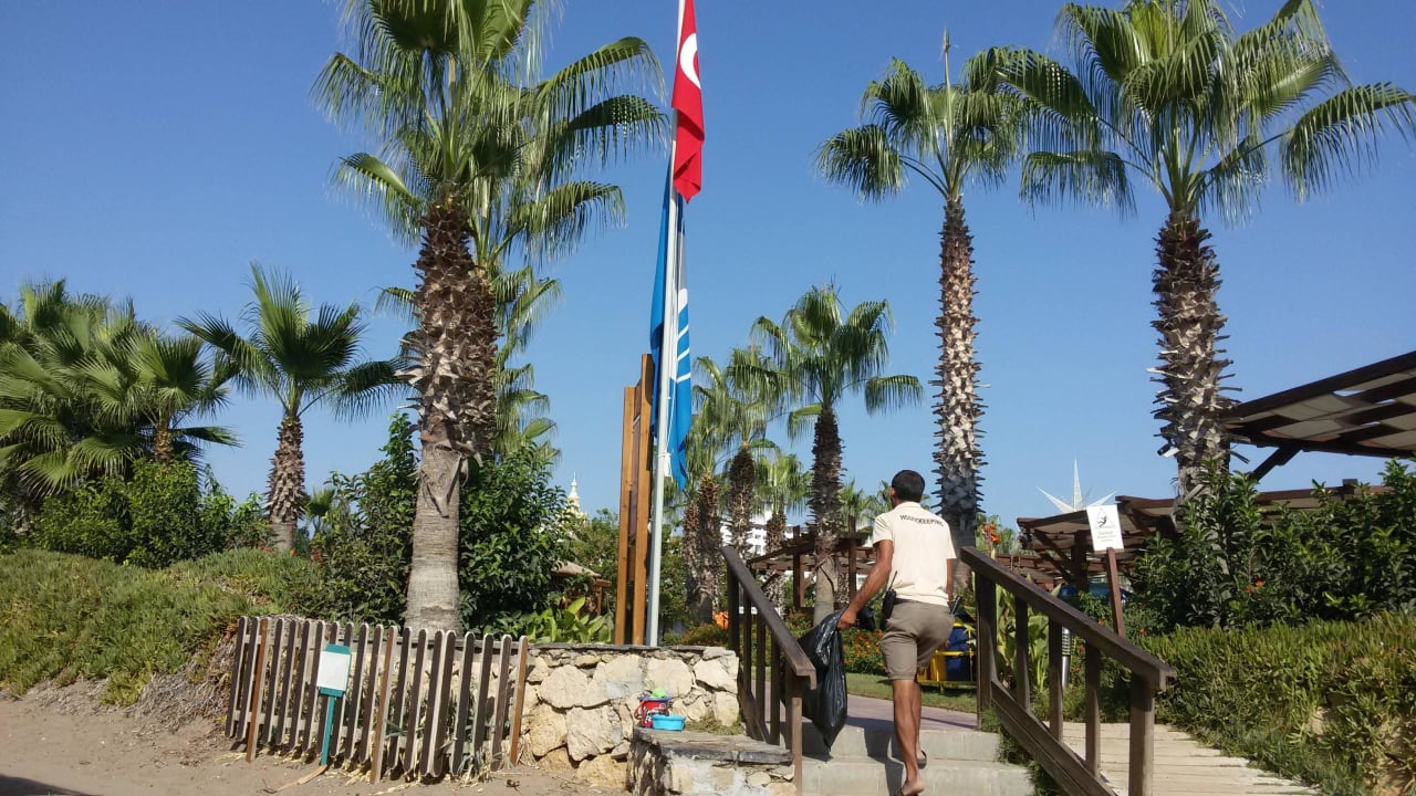 Abgang zum Strand Saturn Palace Resort Hotel