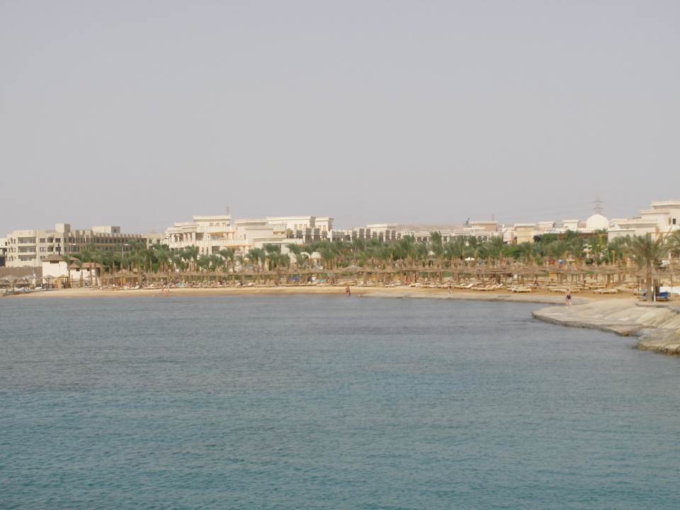 Strand vom Meer aus  Pickalbatros Palace Resort