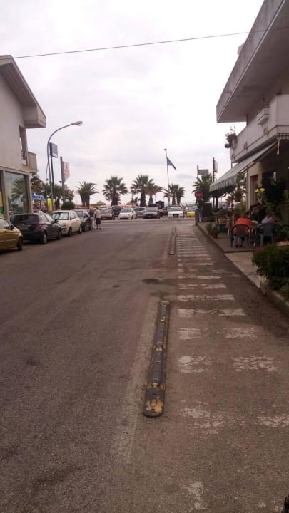 Strada 150 mt dall'hotel al lido Hotel Smeraldo