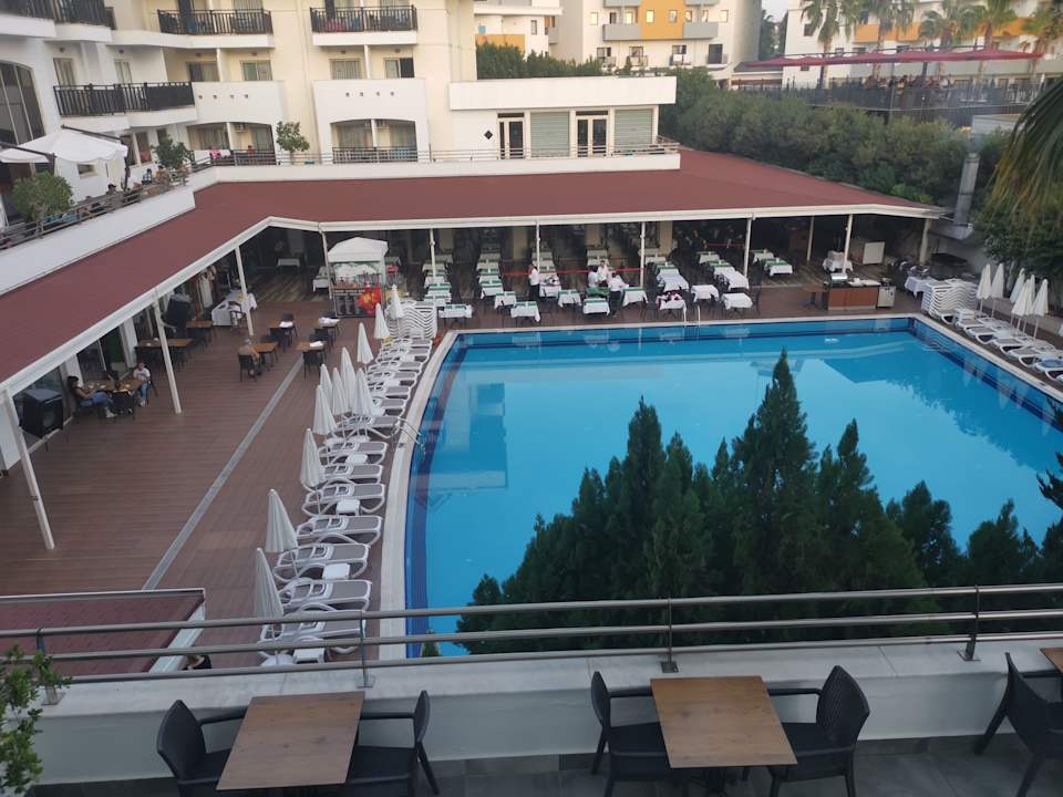 Pool Side Aquamarin Resort & Spa