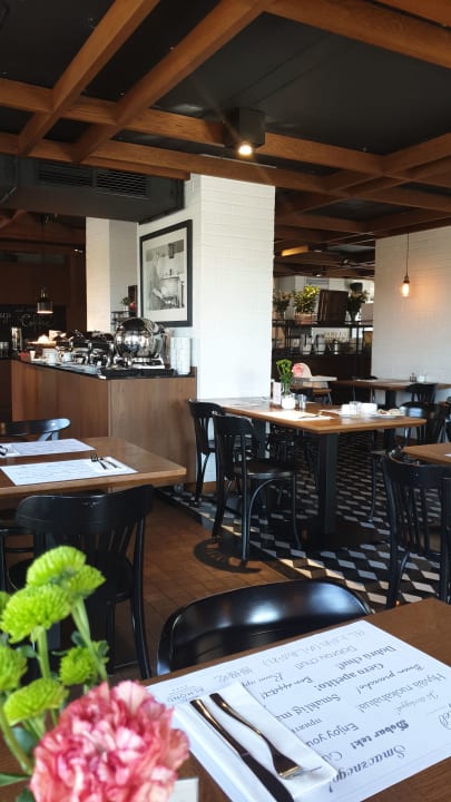 Gastro Hotel Almond Business & SPA