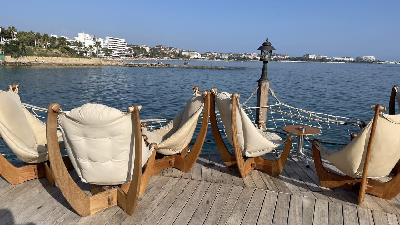 Ausblick Azura Deluxe Resort & Spa Hotel