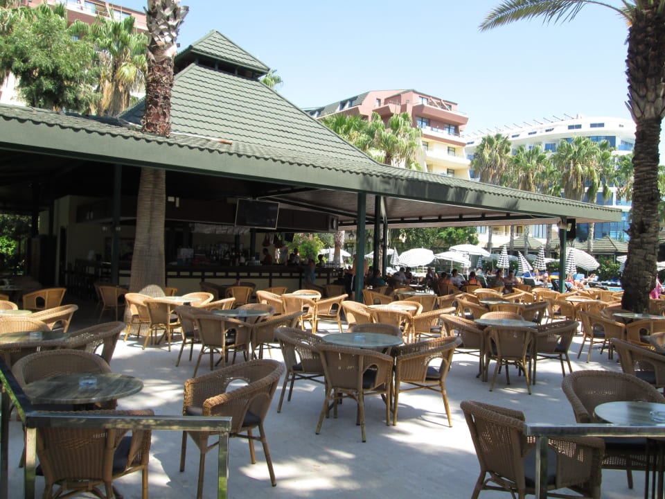 Poolbar Hotel Meryan