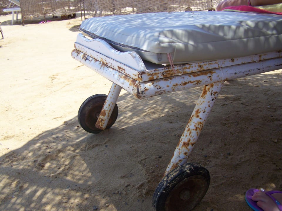 Die Liegen am Strand Riviera Aqua Park Resort