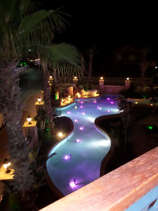 Neues Hotel - Springbrunnen b. Nacht Dobedan Exclusive Hotel And Spa