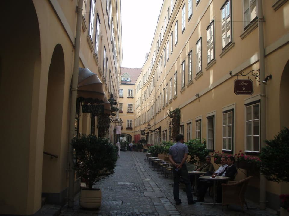Schöner Innenhof Mercure Grand Hotel Biedermeier