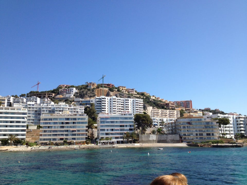Strand Paguera vom Schiff aus gesehen Hotel Aparthotel Paguera Beach