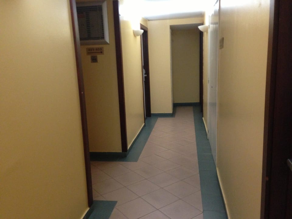 Gang zum Zimmer Novus Plaza Hodelpa