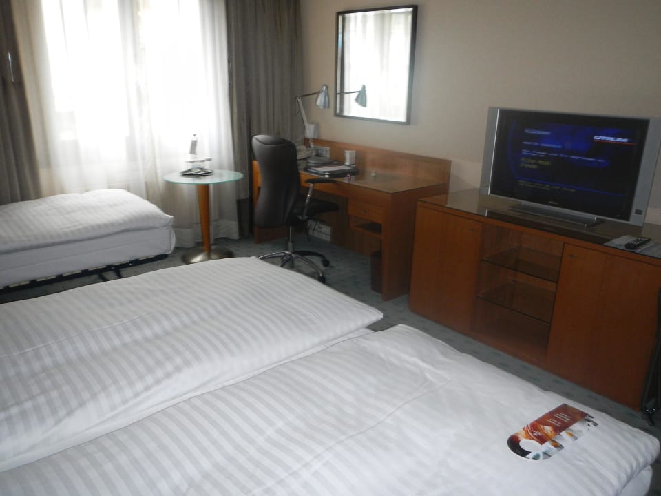 Doppelzimmer mit Zustellbett Hilton Dresden