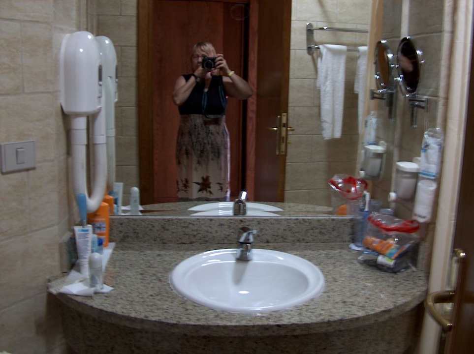 Ordentliches Bad Utopia Beach Club