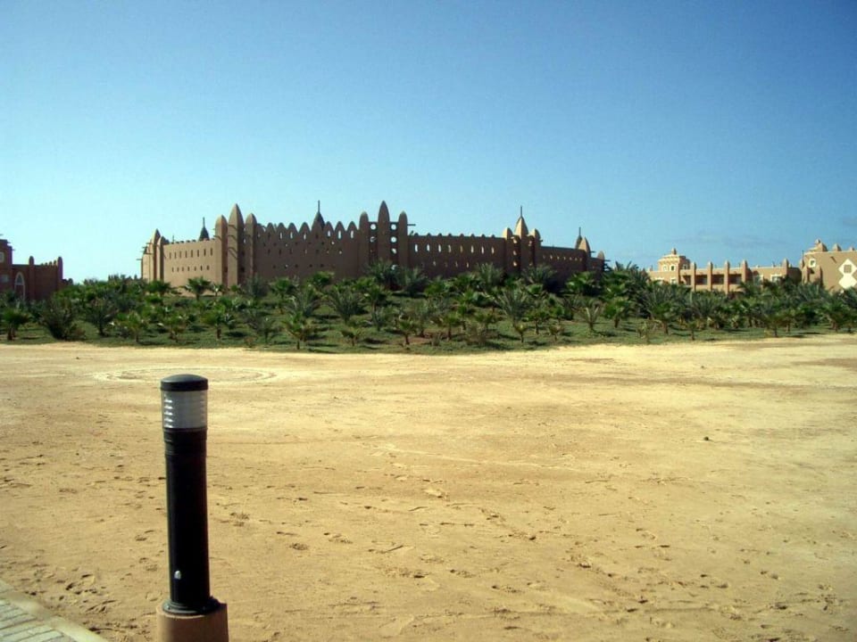 Poolanlage von aussen Hotel Riu Funana