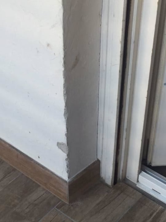 Kaputte Wand STROBLHOF Active Family SPA Resort