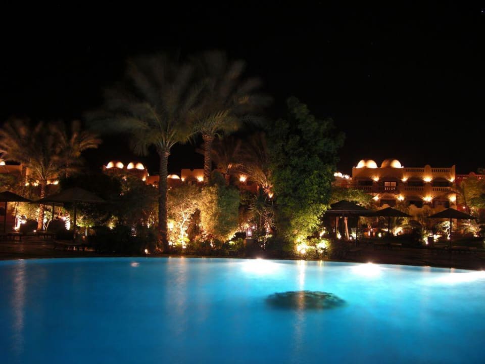 Blick auf das Hotel mit Pool Grand Makadi