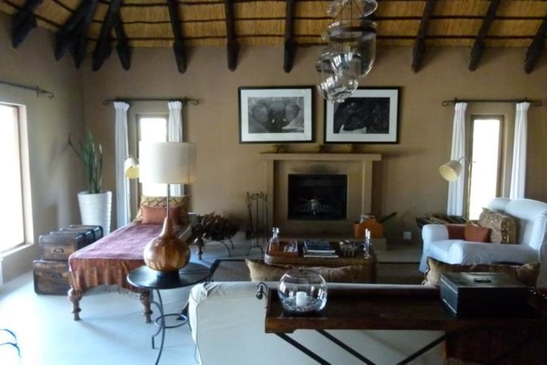 Villa Wohnraum Hotel Mushara Lodge