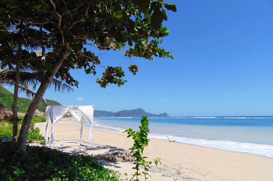 Strand Amber Lombok Beach Resort