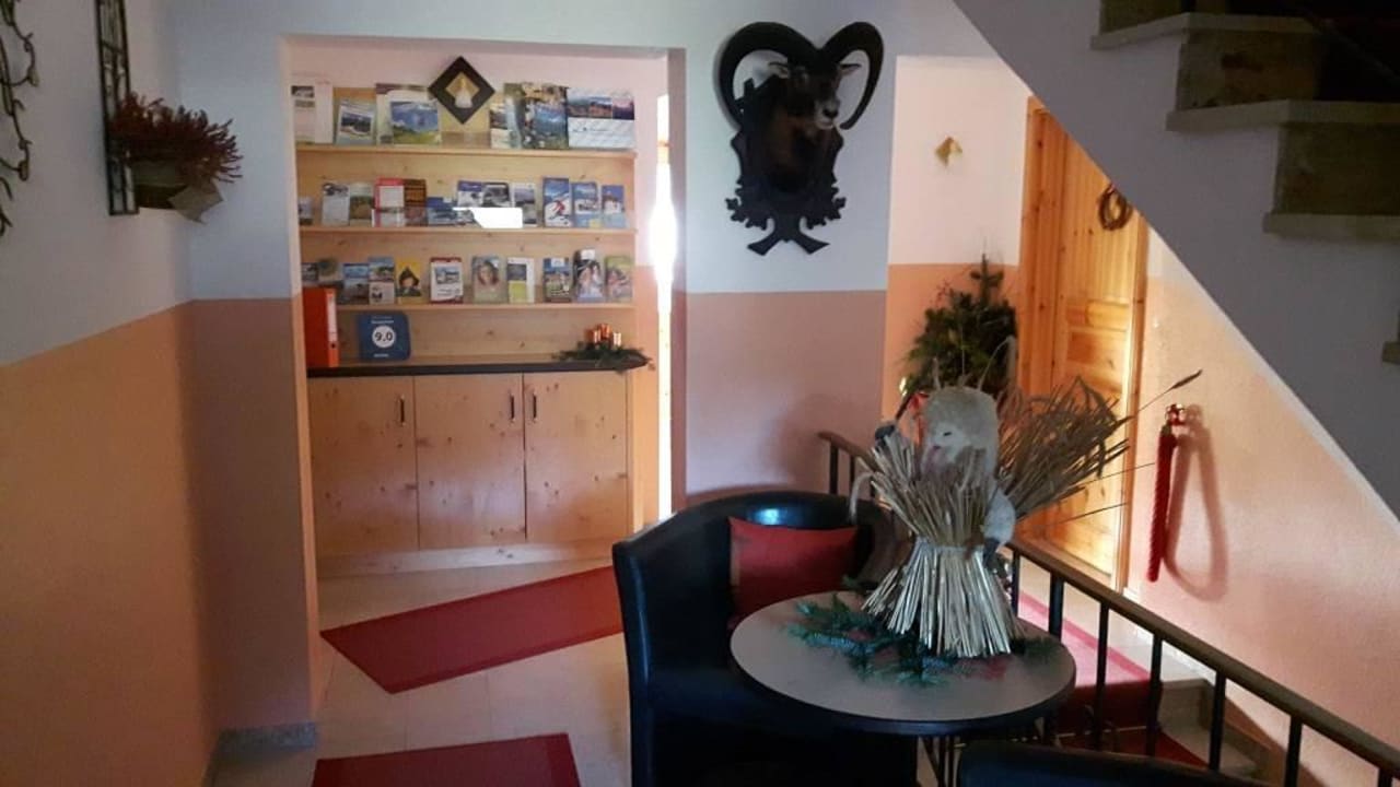 Infomaterial in der Lobby Gästehaus Elvira