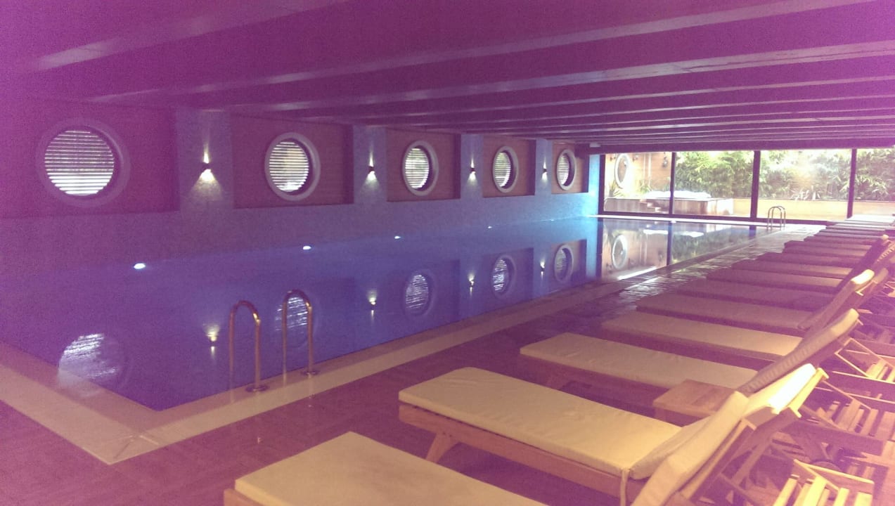 Das sehr vorbildliche Pool Nidya Hotel Esenyurt
