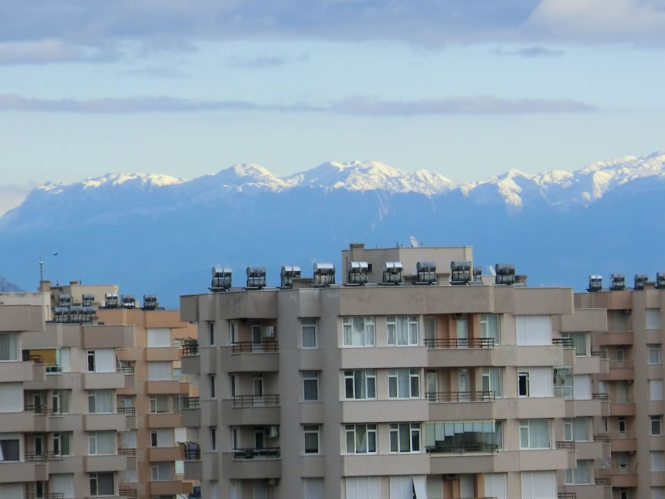 Taurusgebirge im Hintergrund Limak Lara Deluxe Hotel & Resort