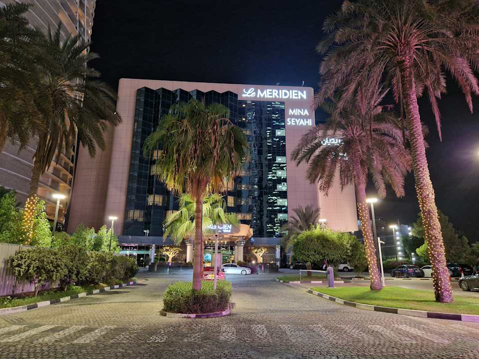 Außenansicht Le Meridien Mina Seyahi Beach Resort & Waterpark