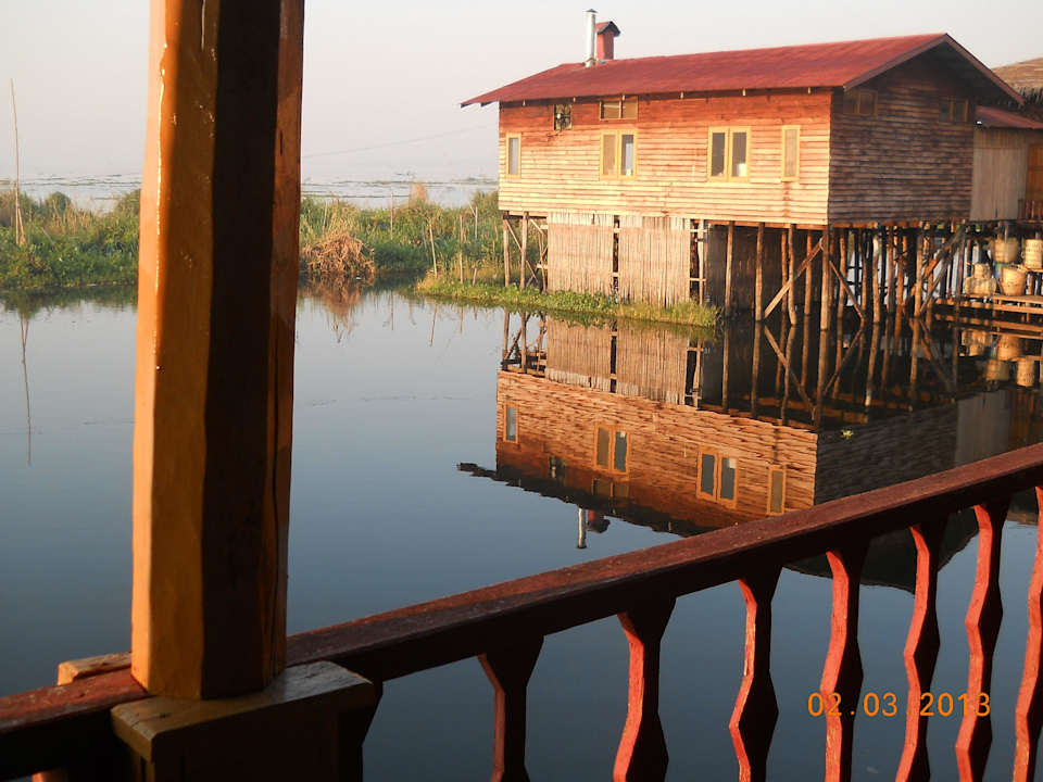Blick von unserem Balkon auf den See Hotel Paradise Inle Resort