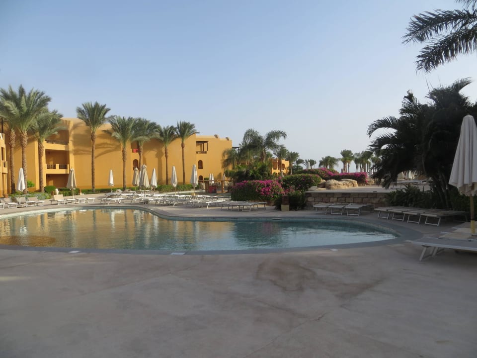 Kinderpool in der Anlagenmitte beim Hauppool Stella Beach Resort & Spa Makadi Bay