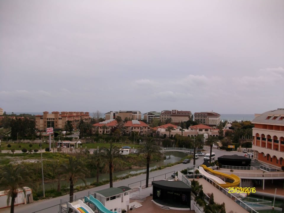 Blick nach Kumköy Palm World Side Resort & Spa