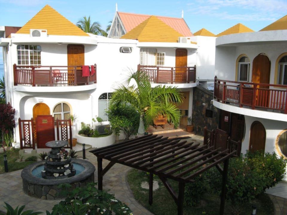 Hotelinnenhof Gold Beach Resort