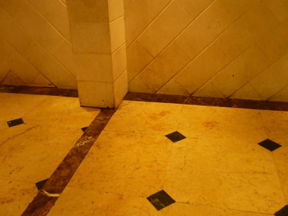 Boden im Restaurant Riviera Aqua Park Resort