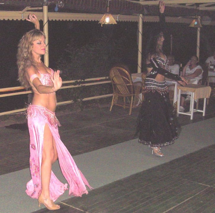 Bauchtänzerinnen beim türkischen Abend Clover Magic Nova Beach