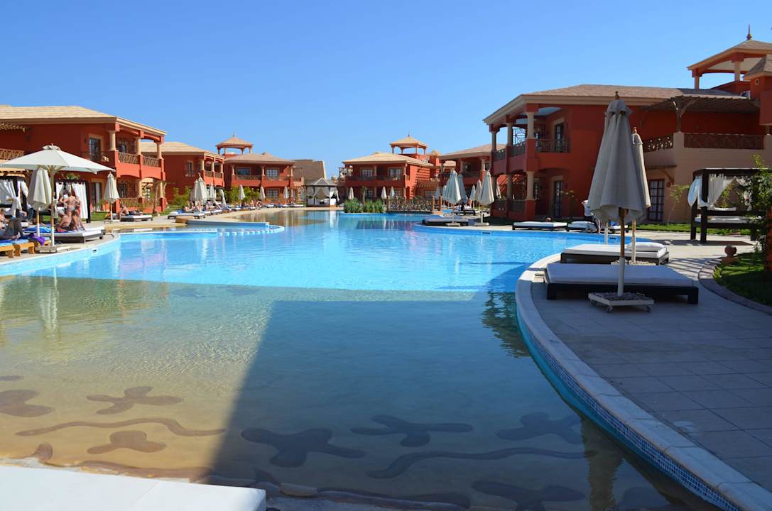 Jeden z basenów Pickalbatros Alf Leila Wa Leila Resort - Neverland Hurghada