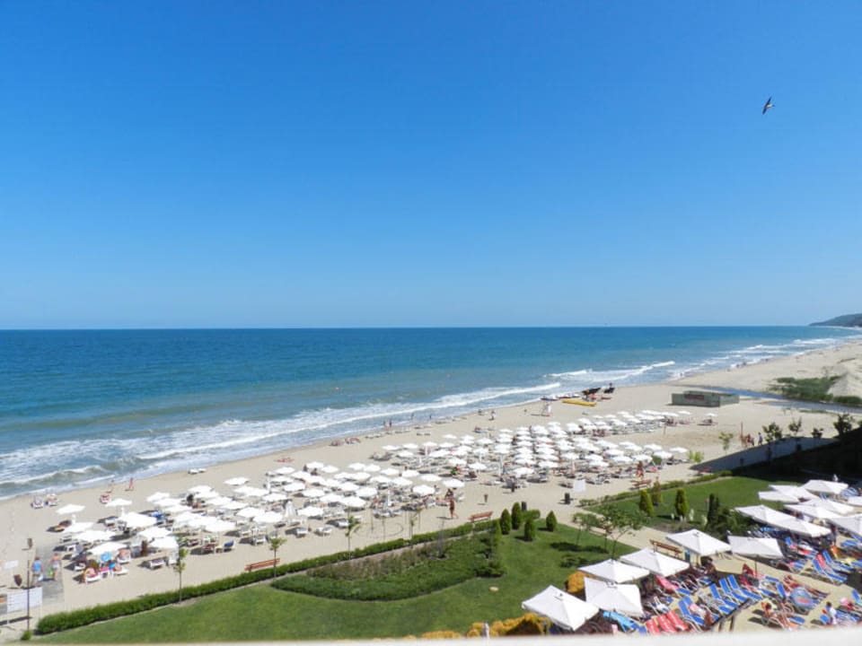 Sicht vom Hotel zum Strand Sol Luna Bay