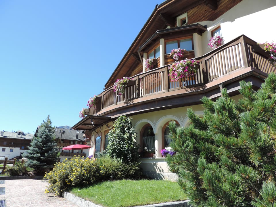 Außenansicht Hotel Flora