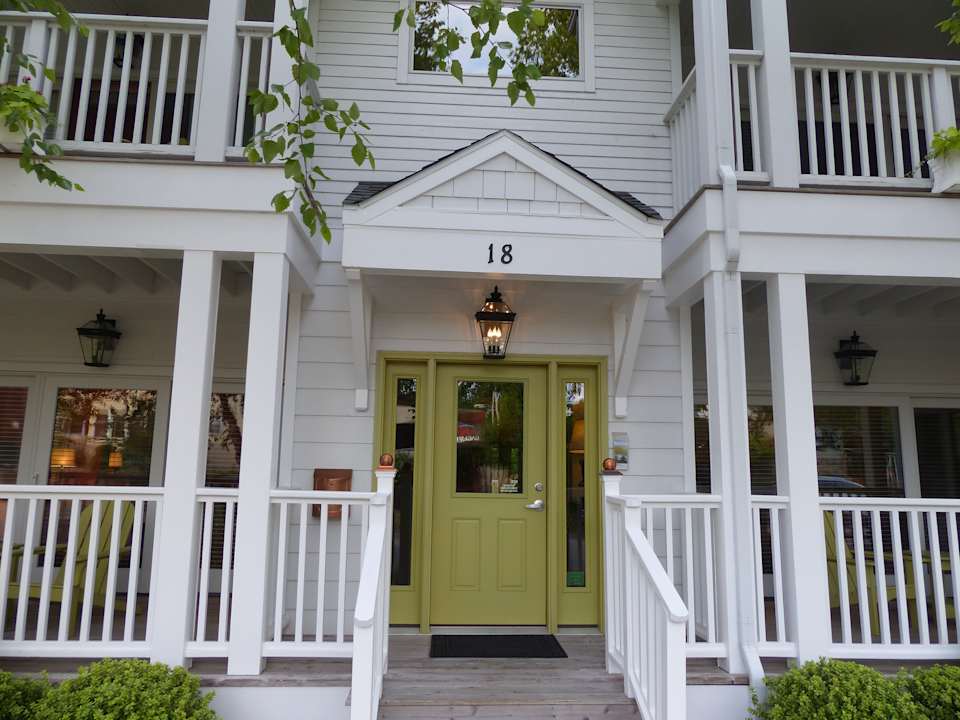 Lobby Lake Country Inn