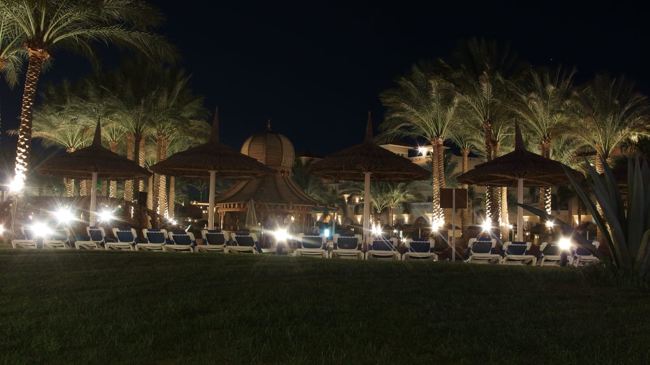 Teren hotelu Hotel Tropicana Azure Club