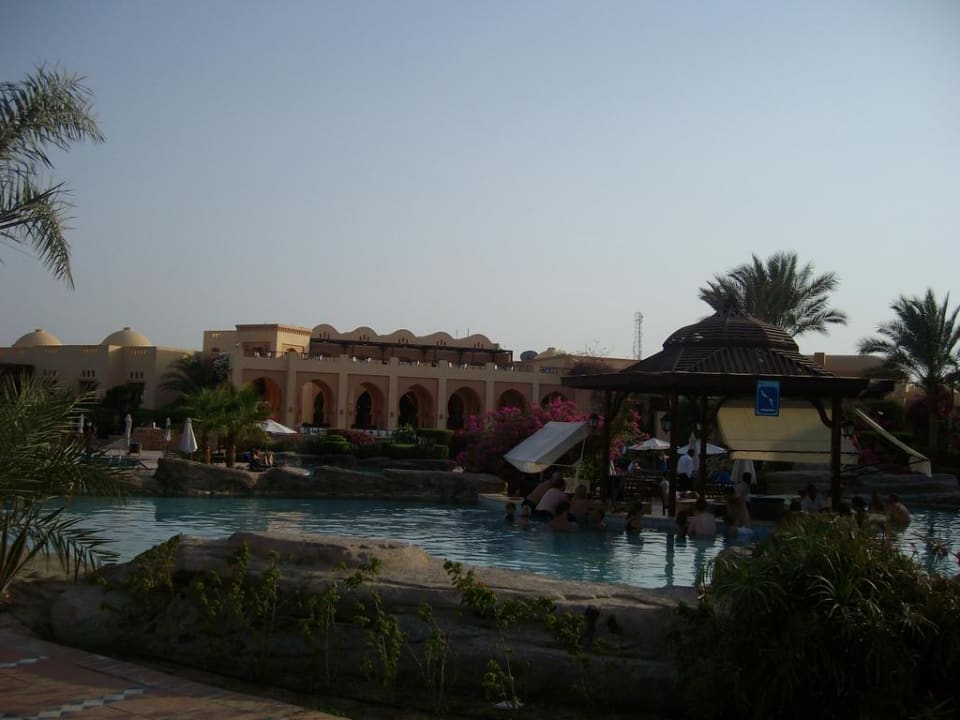 Innenbereich in der Dämmerung Steigenberger Coraya Beach - Adults only