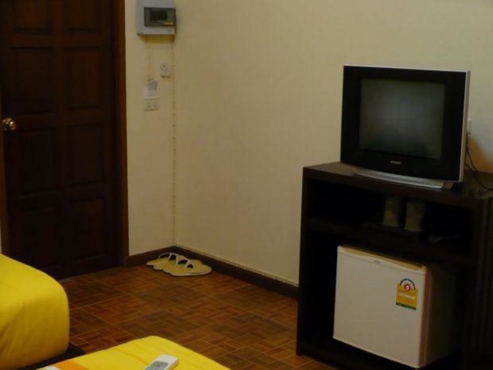 TV, Kühlschrank, Hausschuhe, Zimmer mit Terrasse Hotel Le Charme Sukhothai Resort