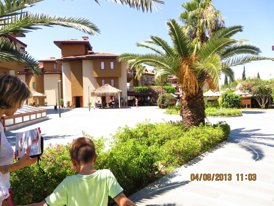 Hotelanlage mit sehr schonen Wegen Club Grand Side