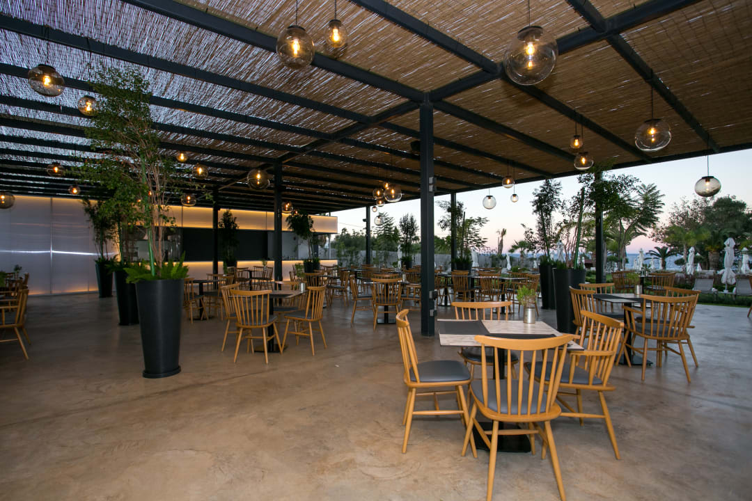 Gastro Crystal Springs Beach Hotel