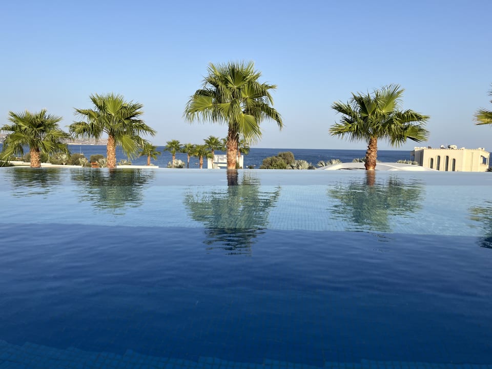 Pool Mayia Exclusive Resort & Spa