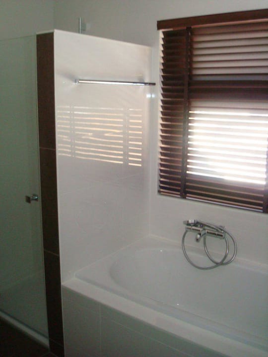 Badewanne und Dusche Ferienhaus Anna Isabelle