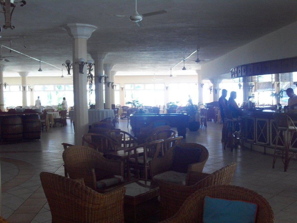 Restaurant  Le Peninsula Bay Beach Resort & Spa