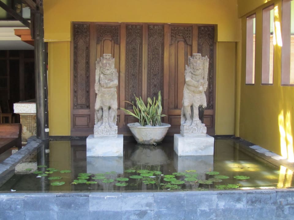 Hoteleingang Hotel Peneeda View