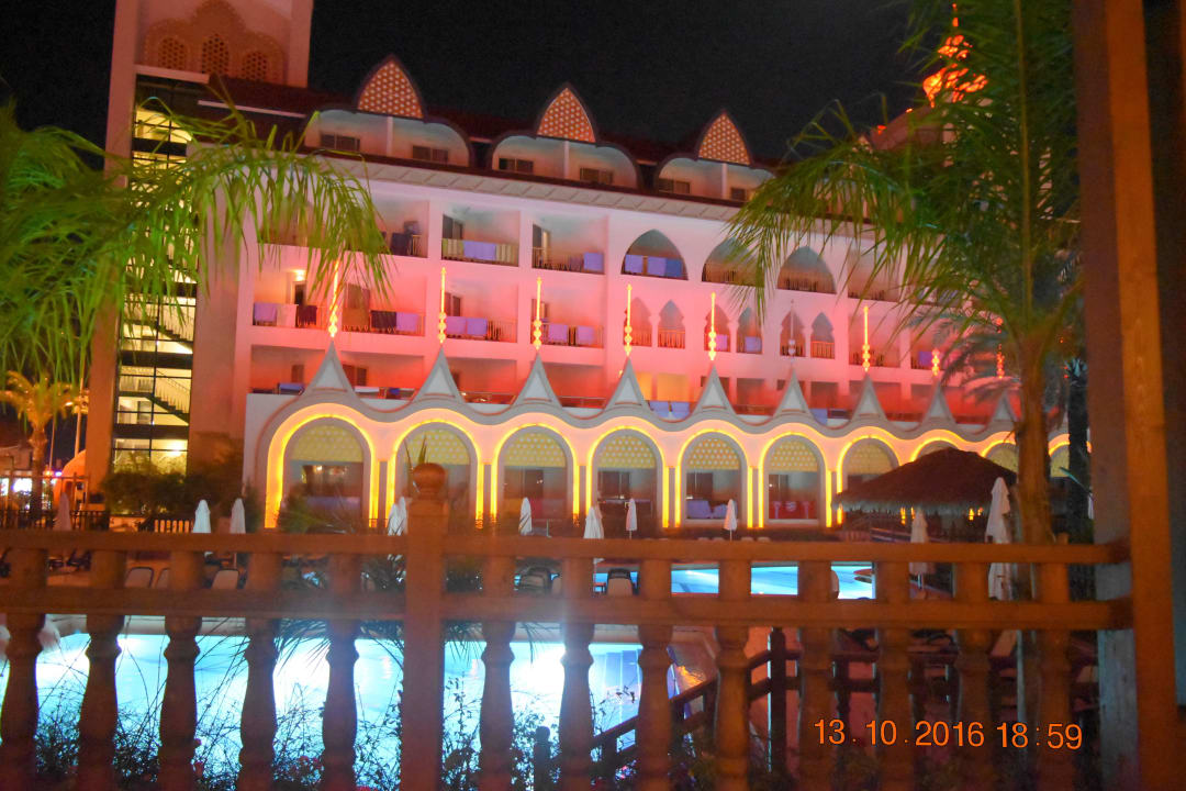 Hotel Nachts Well Palace Side