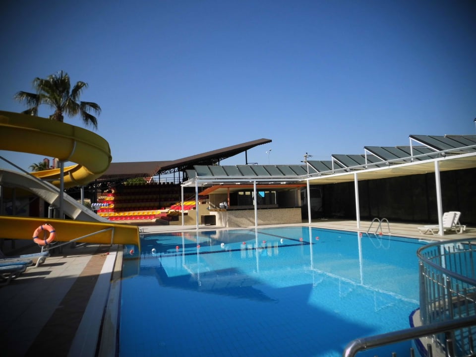 Neuer Pool Hotel Orfeus Park