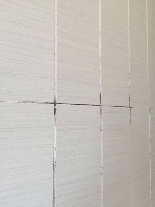 Schimmel an den Fliesen (Dusche) Sea Star Lodge